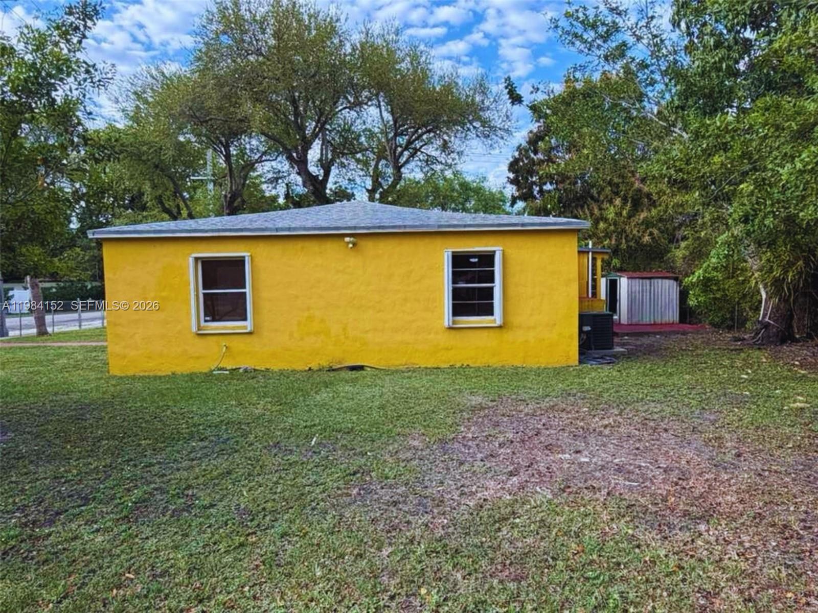 14215 NE 9th Ave #14215 North Miami, FL 33161