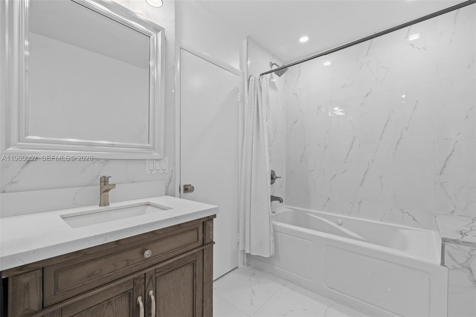 2816 NE 35th St Fort Lauderdale, FL 33306