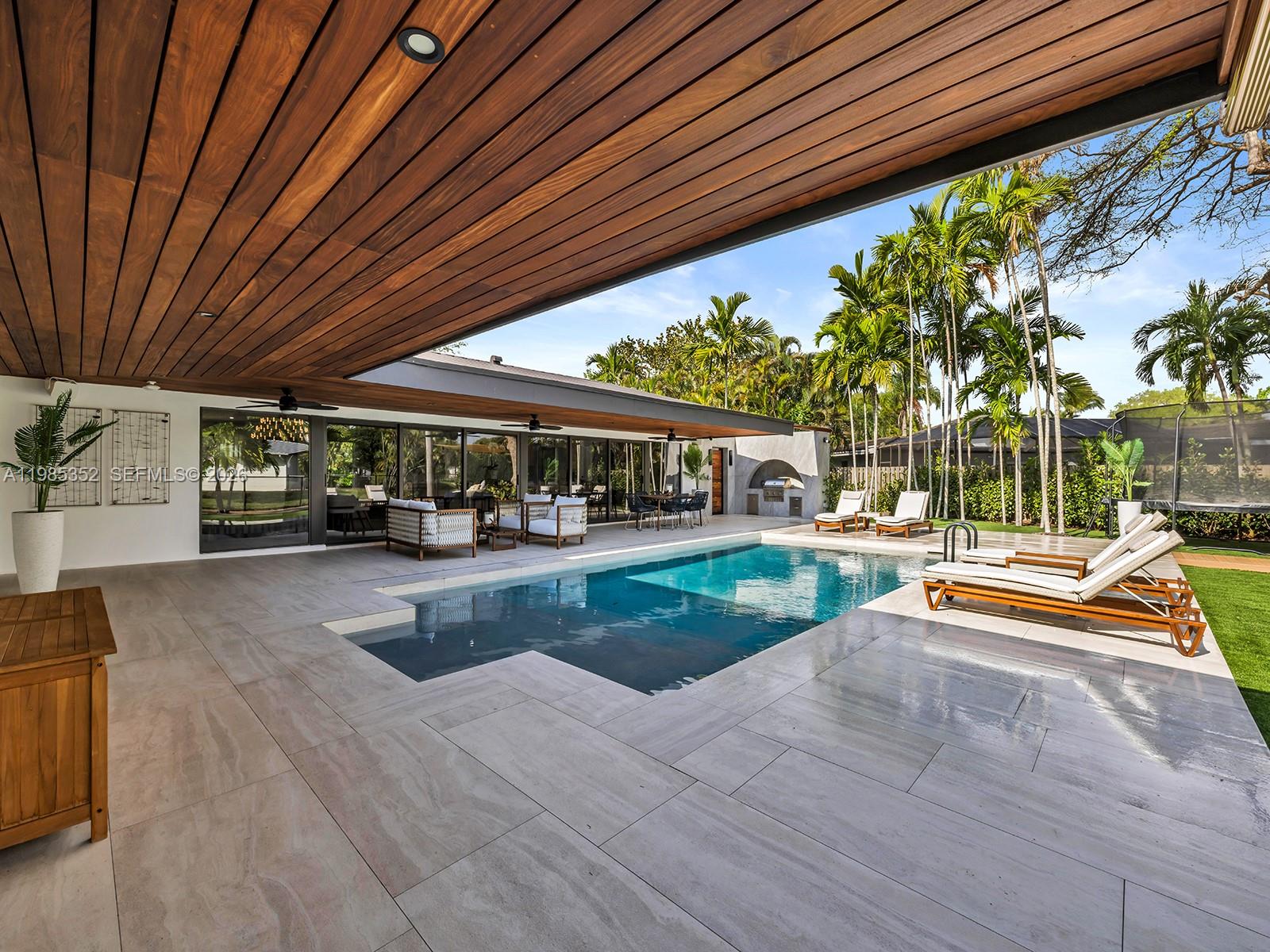 7945 SW 141st Ter Palmetto Bay, FL 33158