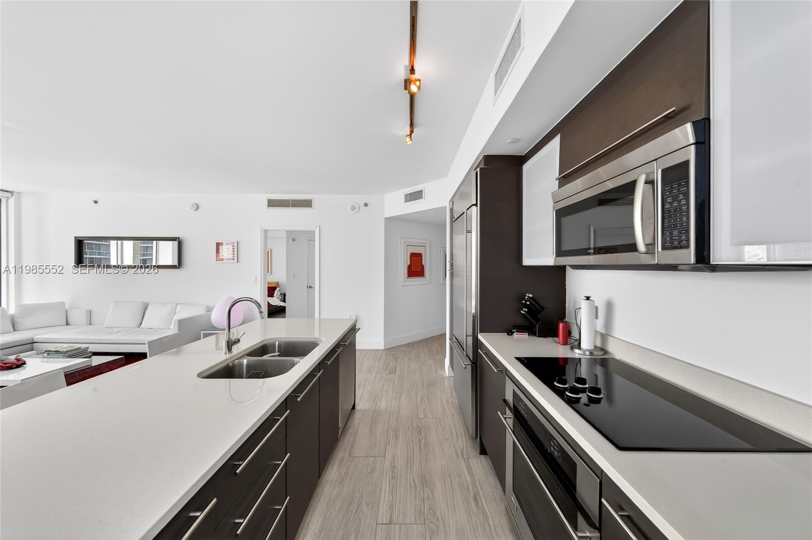 500 Brickell Ave #3901 Miami, FL 33131