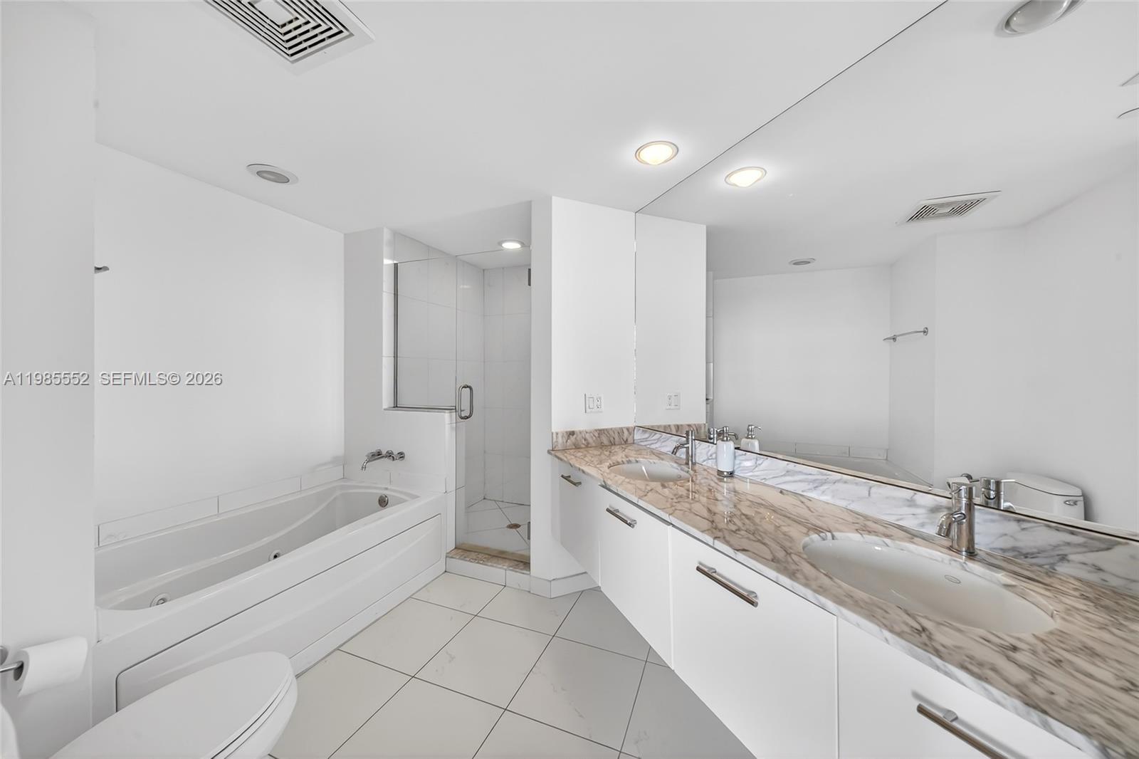 500 Brickell Ave #3901 Miami, FL 33131