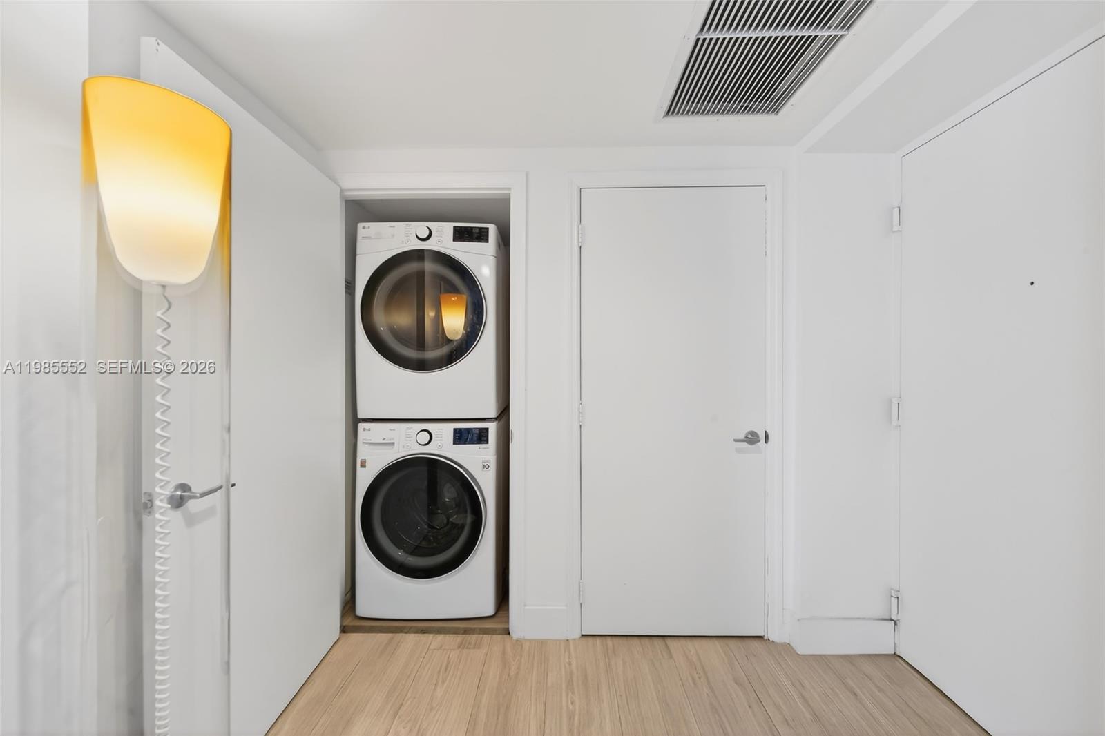 500 Brickell Ave #3901 Miami, FL 33131