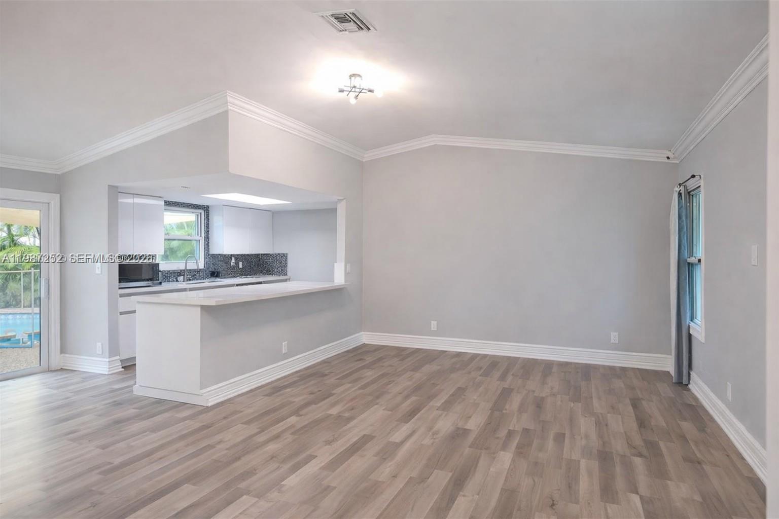 4541 SW 28th Ter Dania Beach, FL 33312