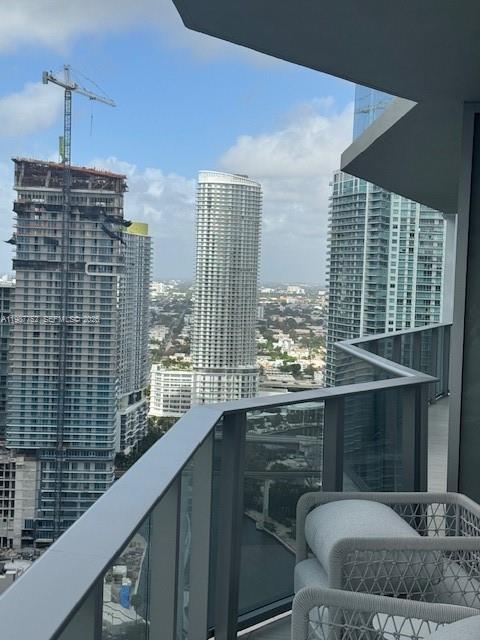 77 SE 5th St #3008 Miami, FL 33131