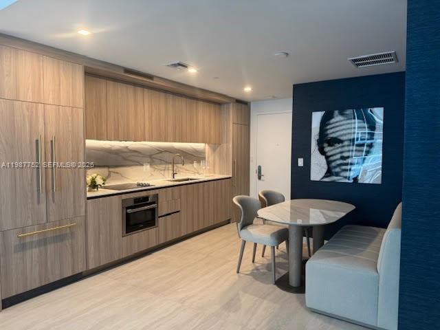 77 SE 5th St #3008 Miami, FL 33131