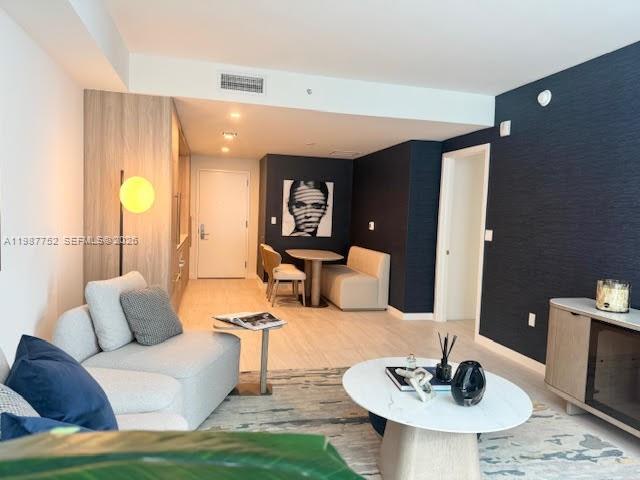 77 SE 5th St #3008 Miami, FL 33131