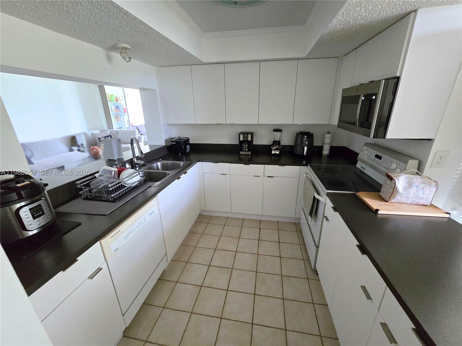 1811 Sabal Palm Dr #408 Davie, FL 33324