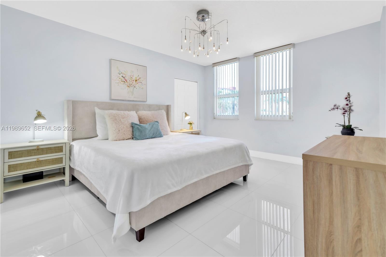 image 2080 Ocean Drive7