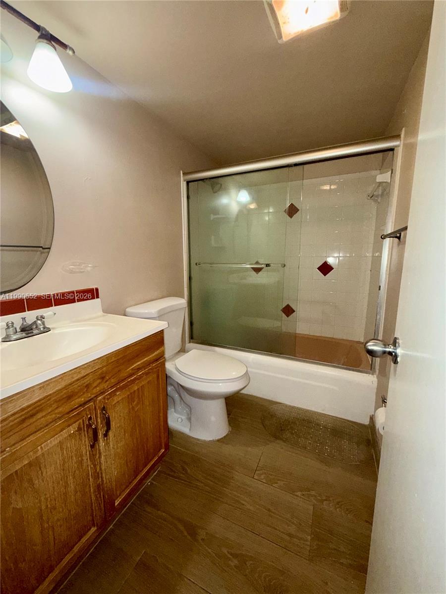 4100 Crystal Lk Dr #407 Deerfield Beach, FL 33064