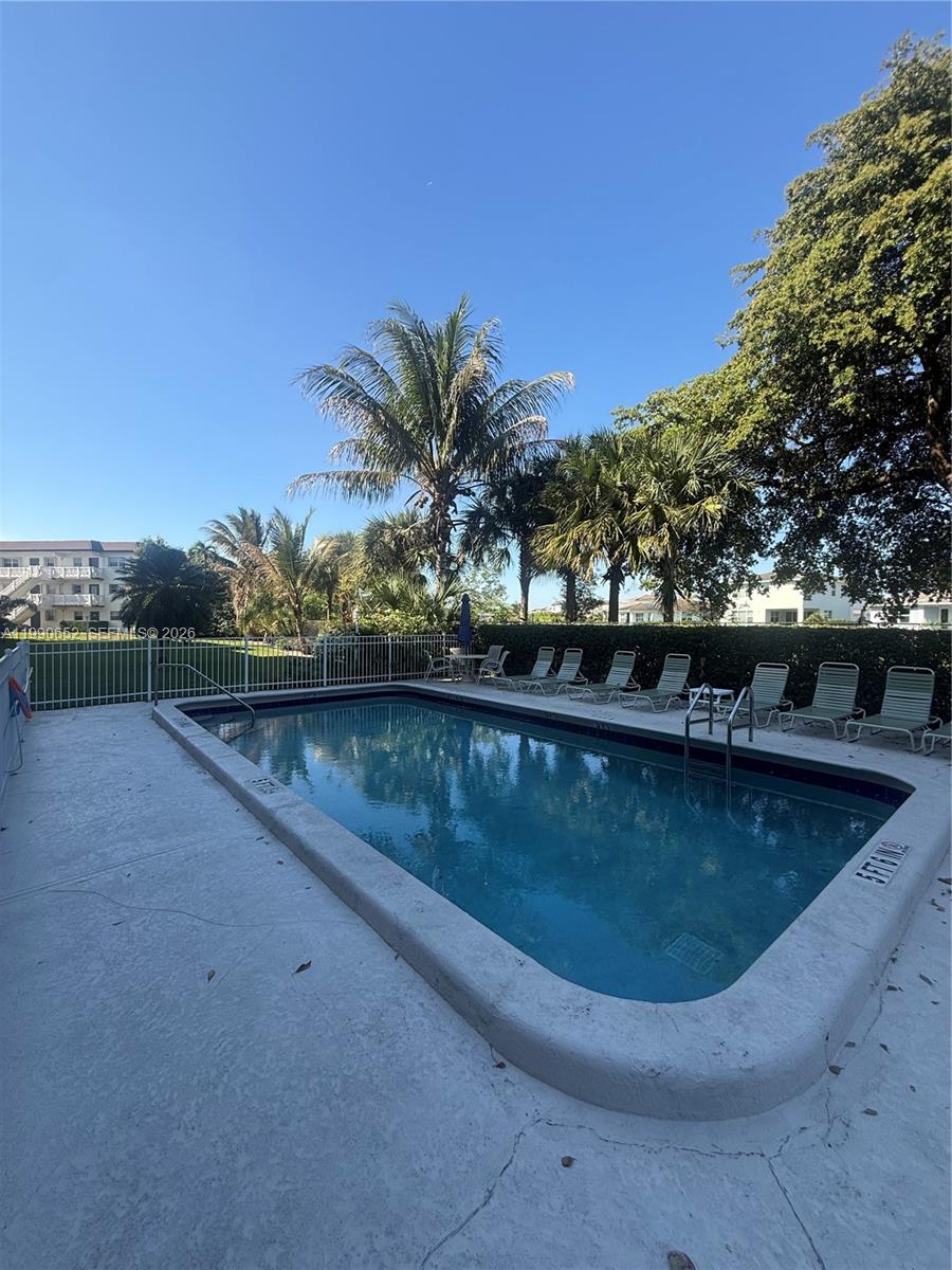 4100 Crystal Lk Dr #407 Deerfield Beach, FL 33064