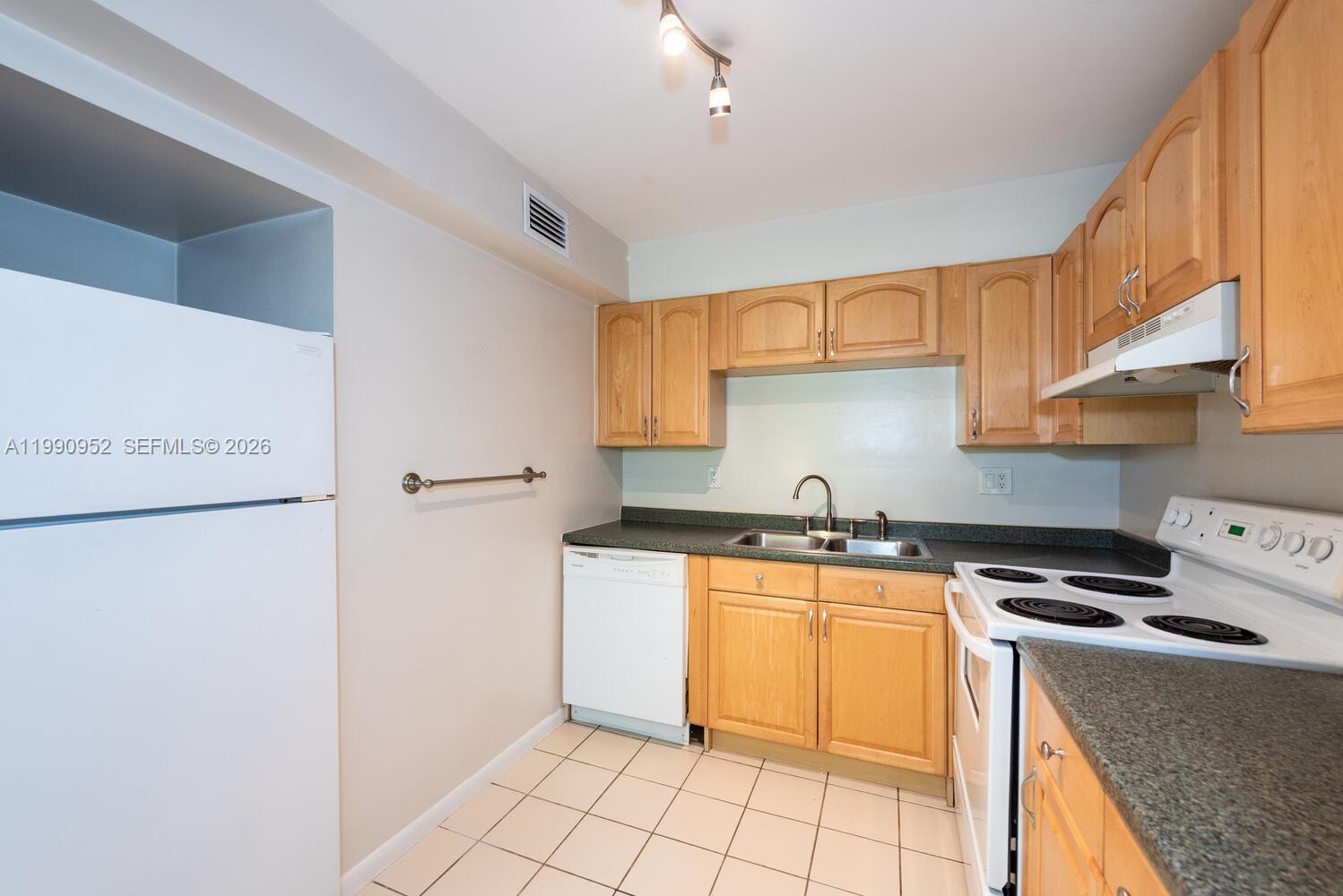 5838 SW 74th Ter #314 South Miami, FL 33143