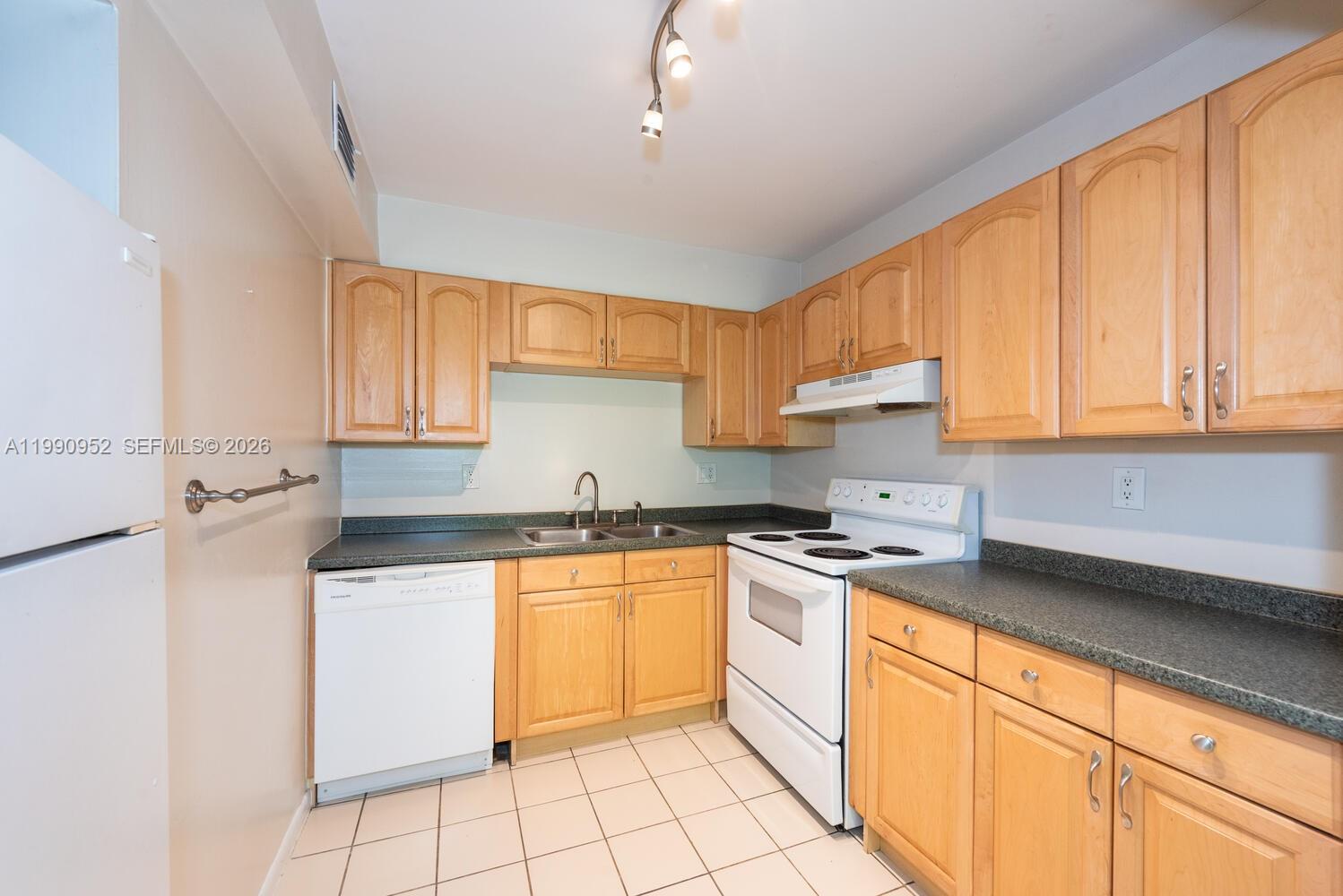 5838 SW 74th Ter #314 South Miami, FL 33143