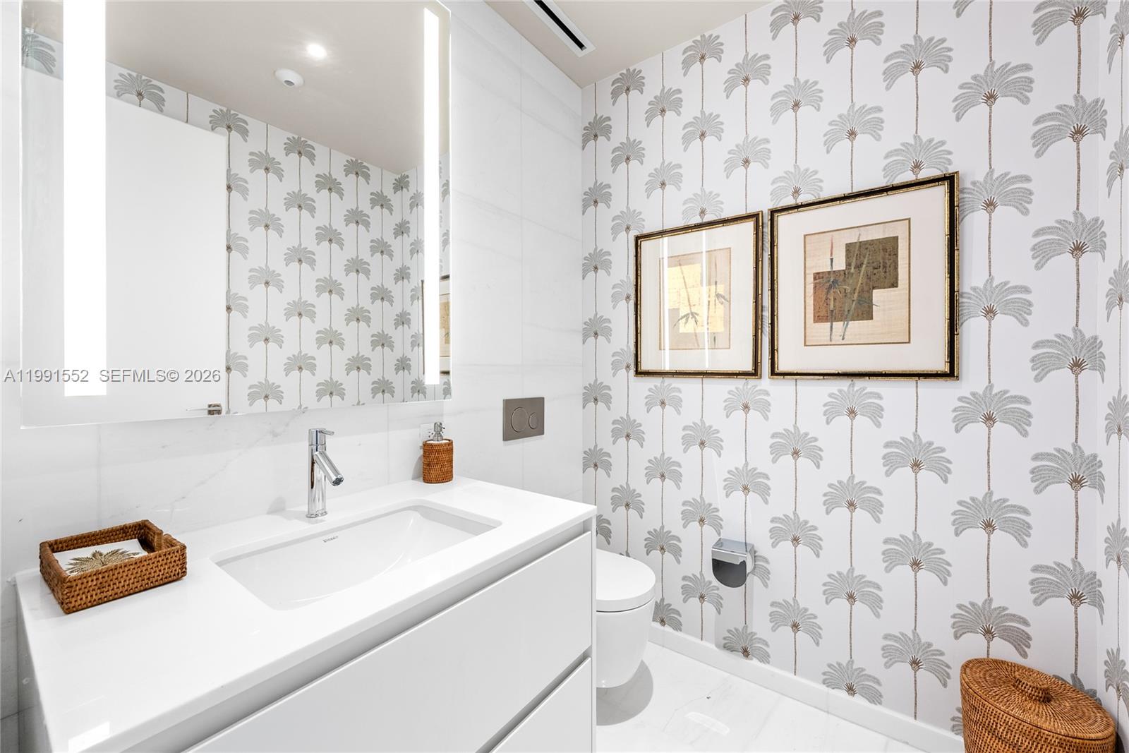 300 Biscayne Blvd Way #901E Miami, FL 33131