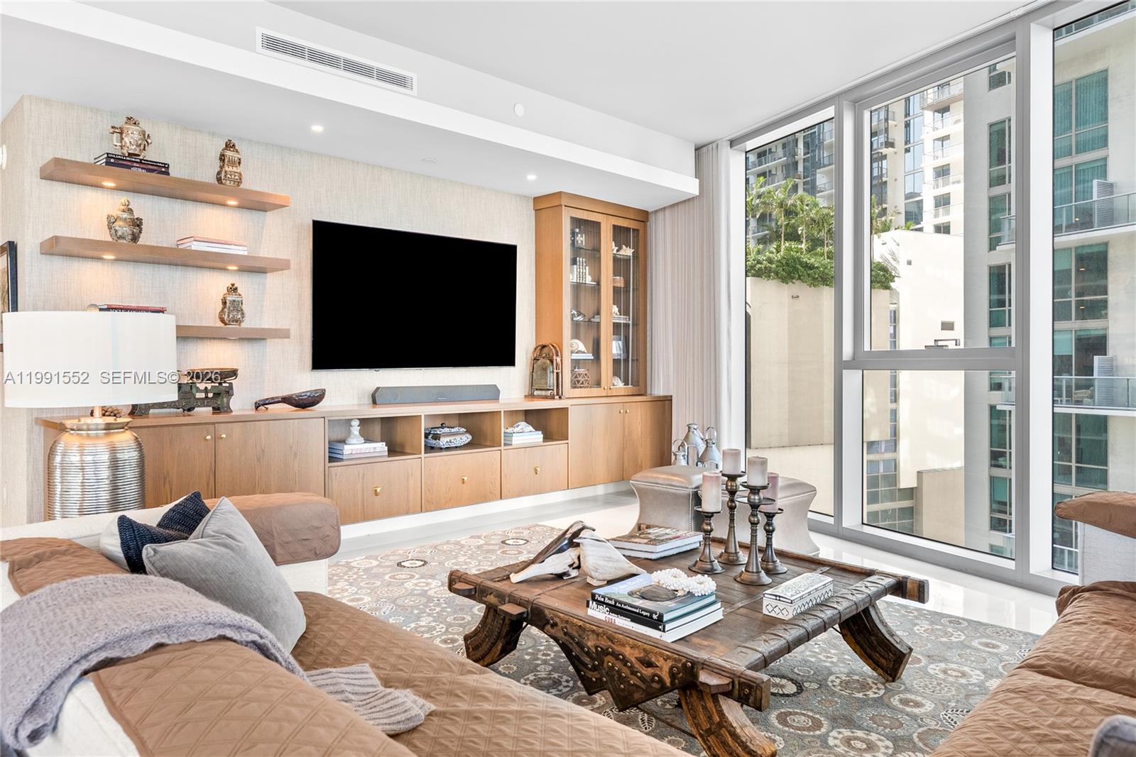 300 Biscayne Blvd Way #901E Miami, FL 33131