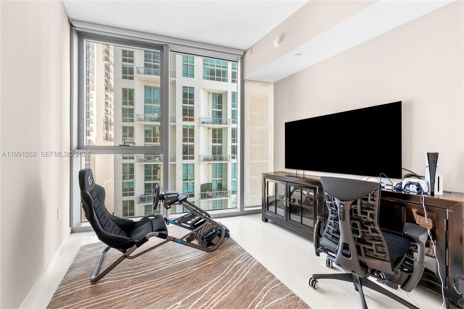 300 Biscayne Blvd Way #901E Miami, FL 33131