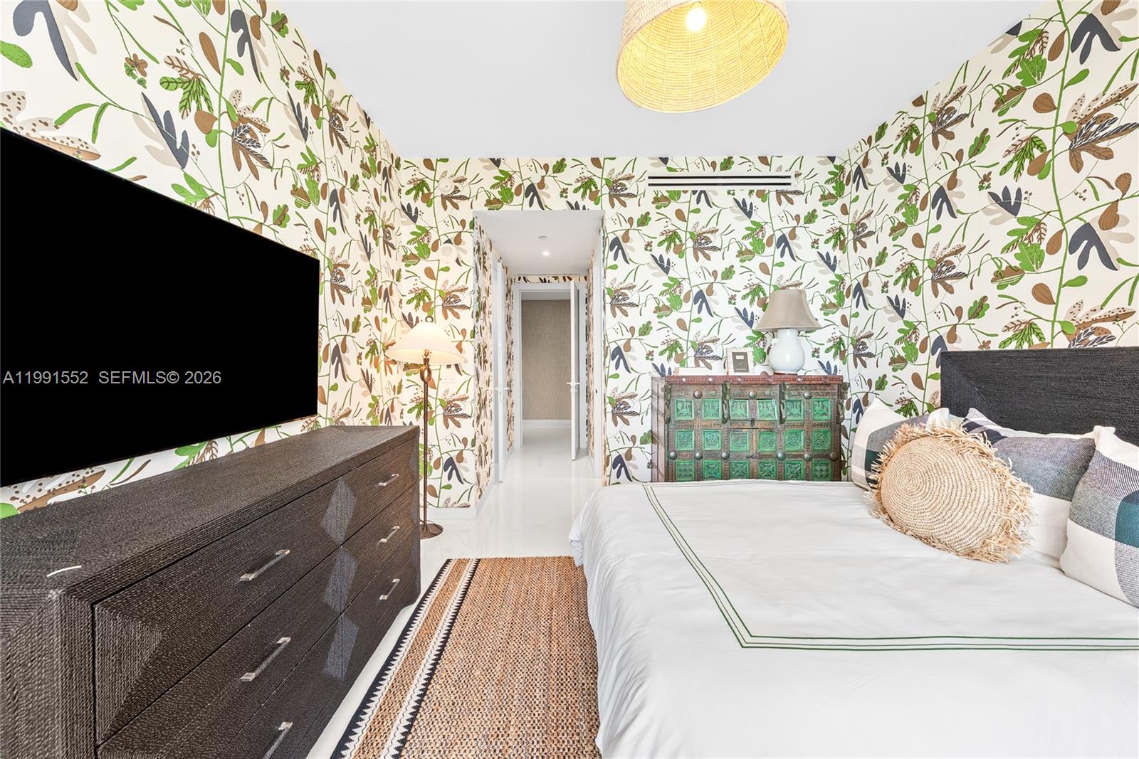 300 Biscayne Blvd Way #901E Miami, FL 33131