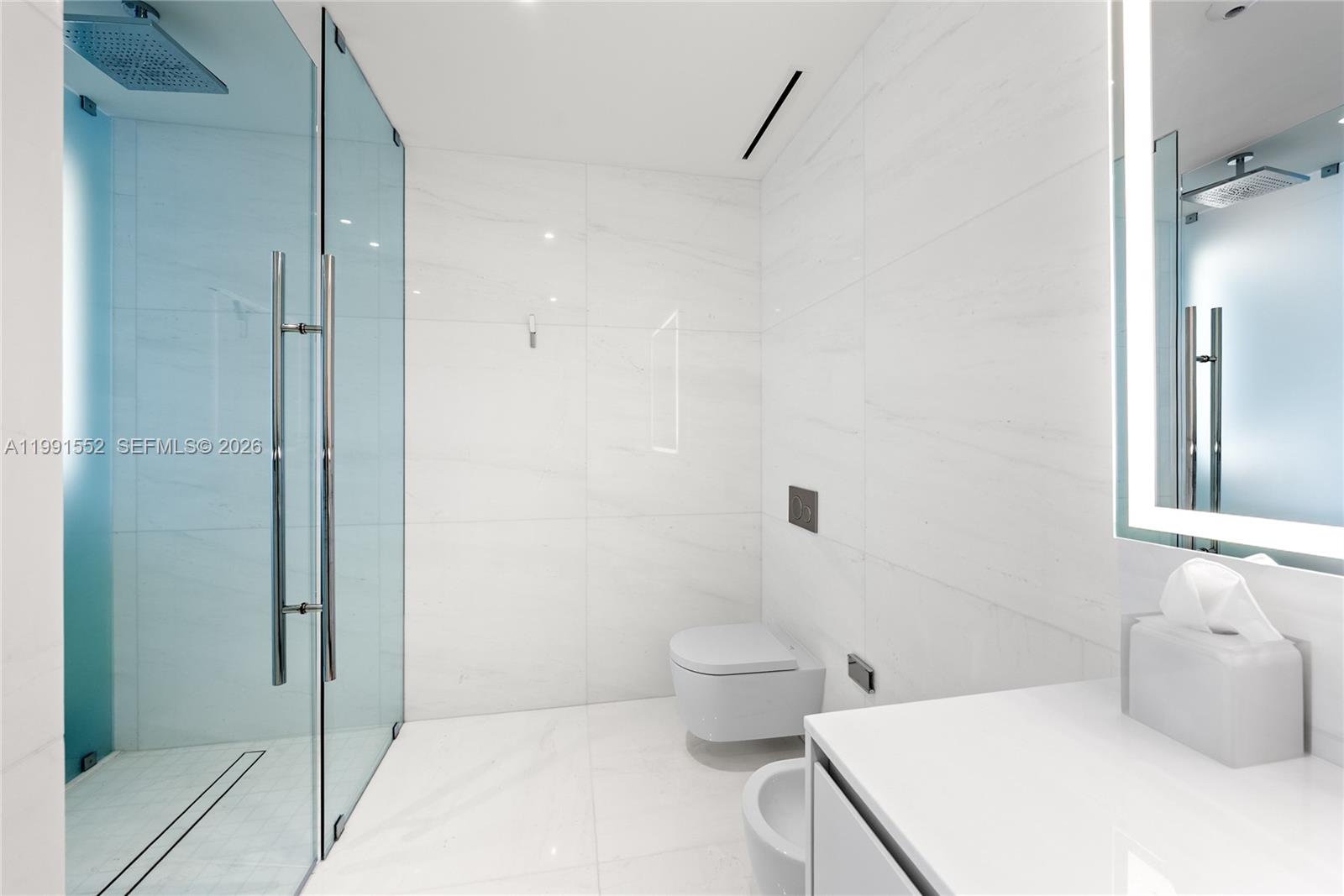 300 Biscayne Blvd Way #901E Miami, FL 33131