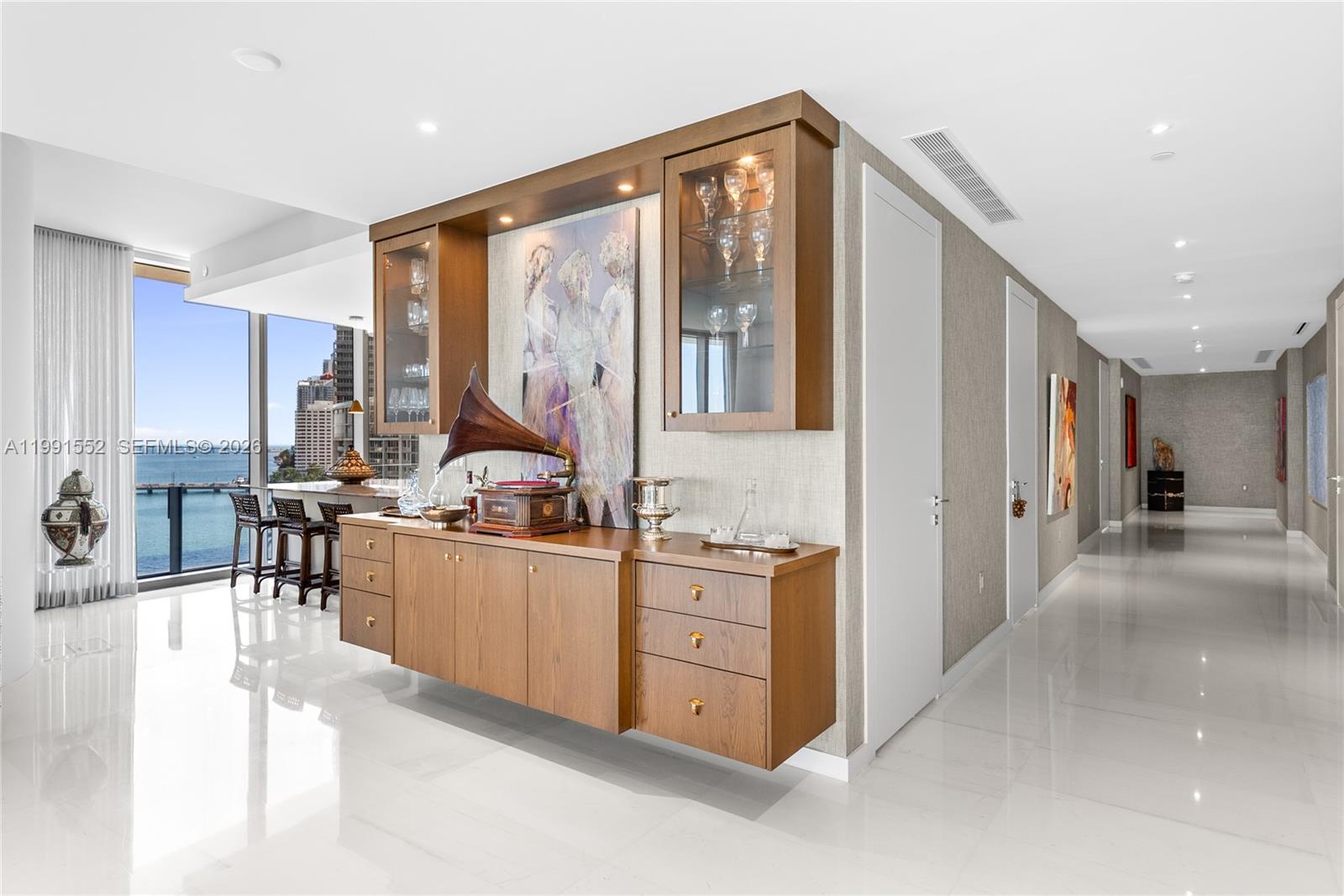 300 Biscayne Blvd Way #901E Miami, FL 33131