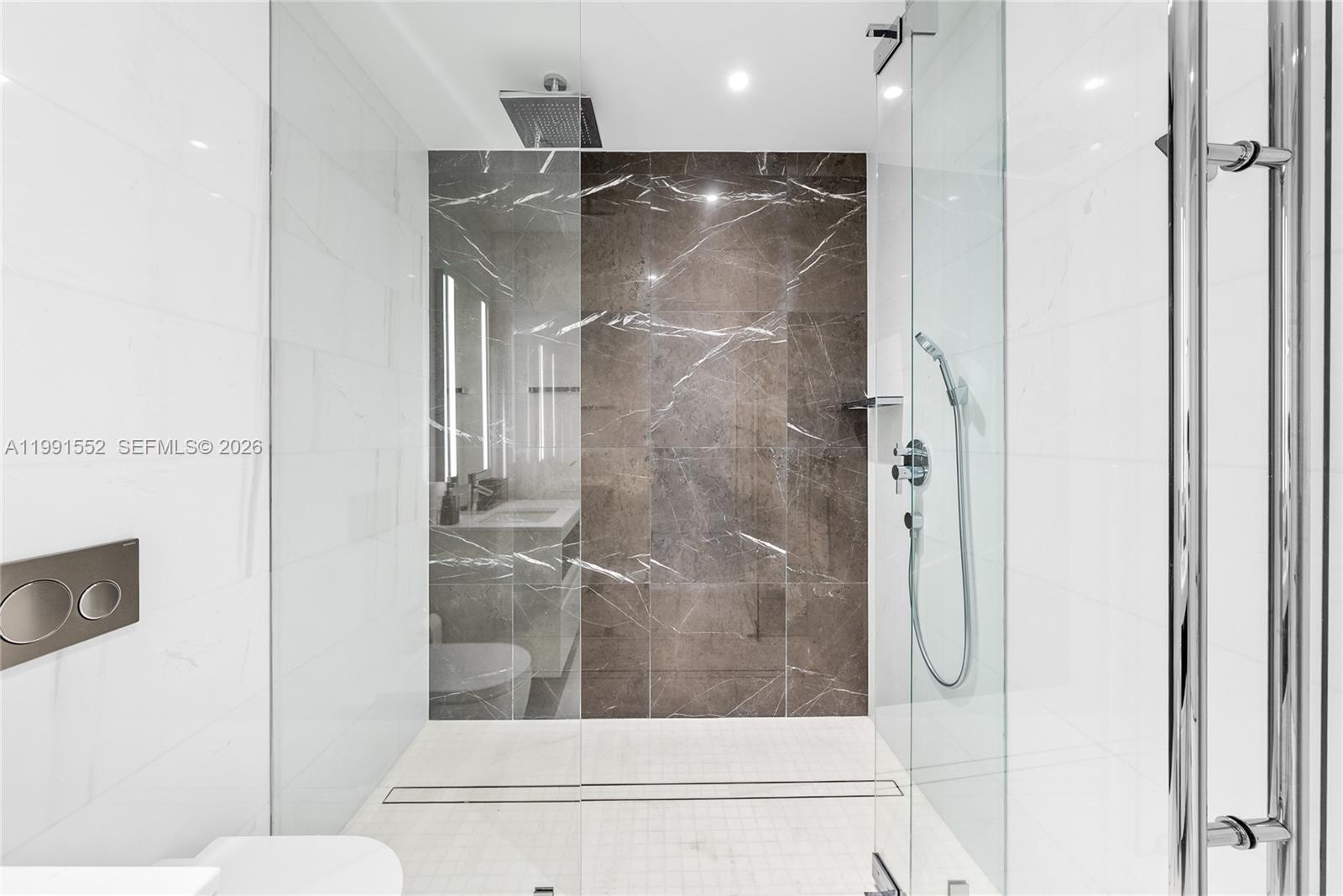 300 Biscayne Blvd Way #901E Miami, FL 33131