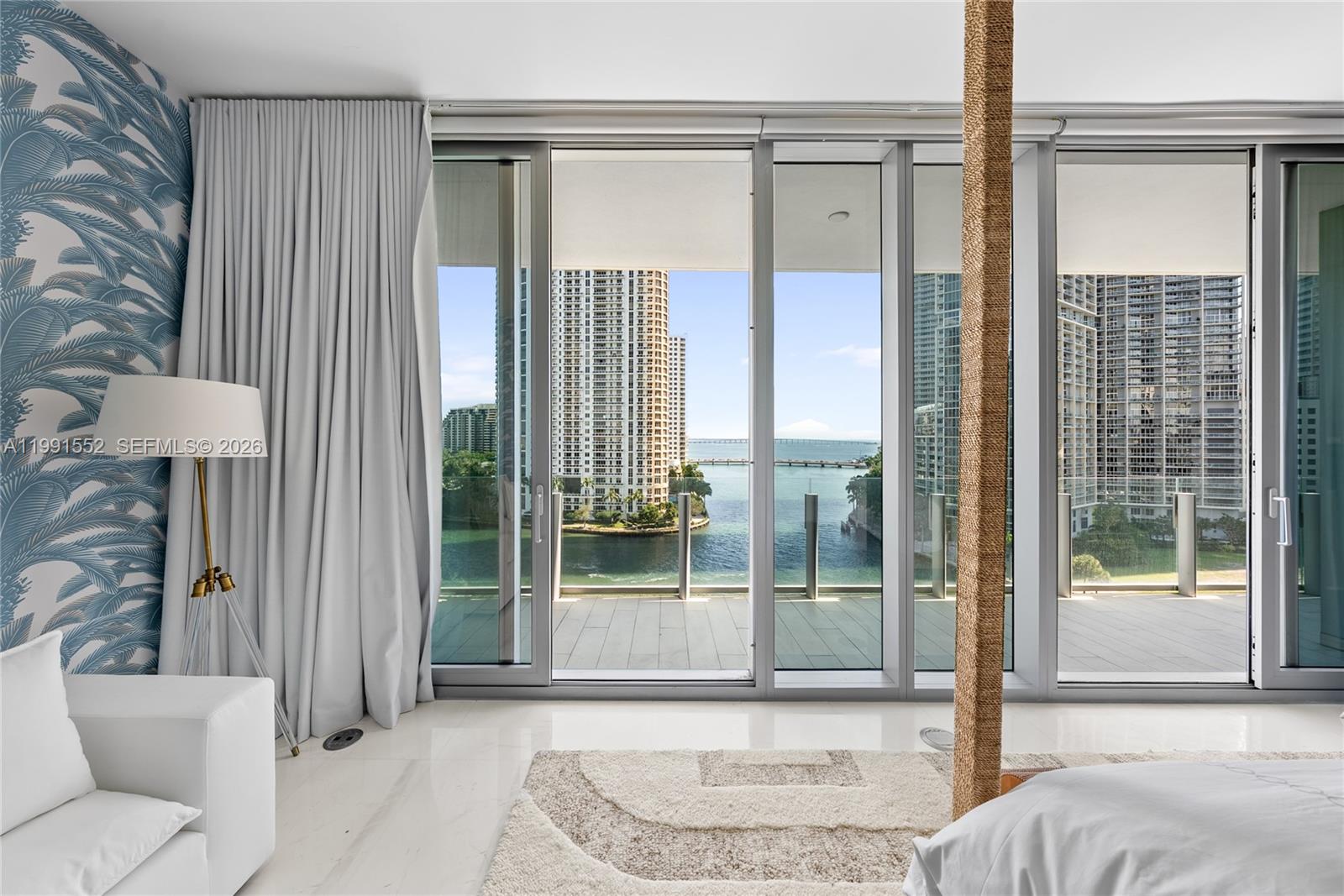 300 Biscayne Blvd Way #901E Miami, FL 33131