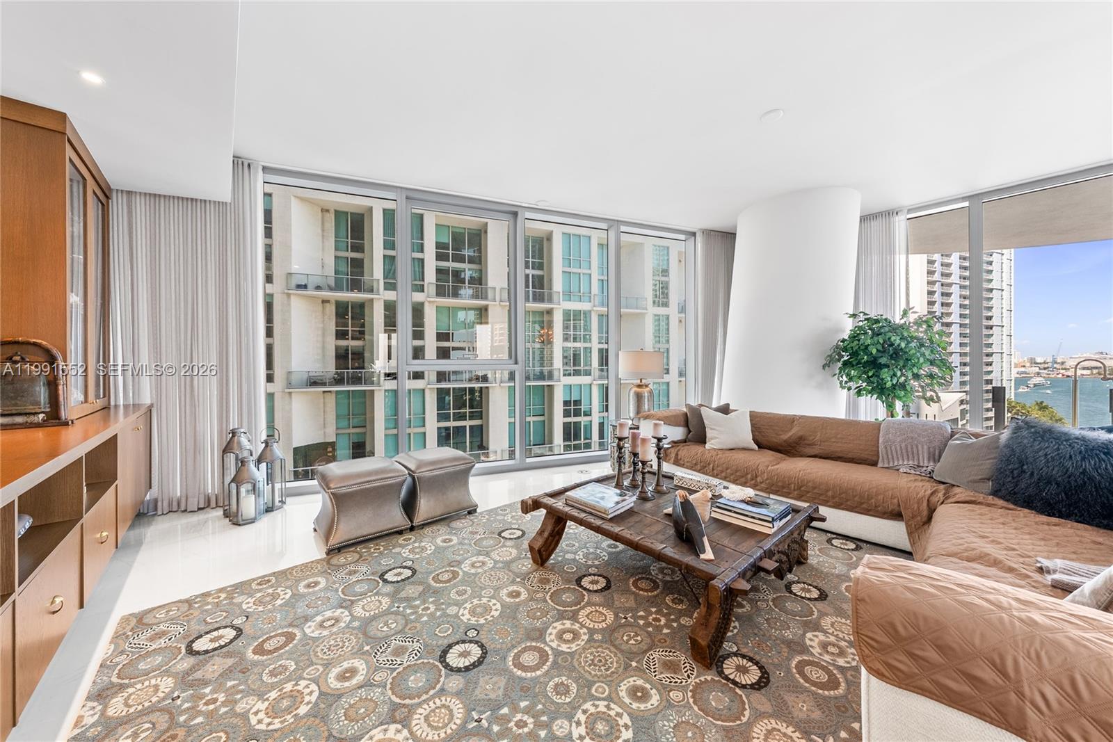 300 Biscayne Blvd Way #901E Miami, FL 33131