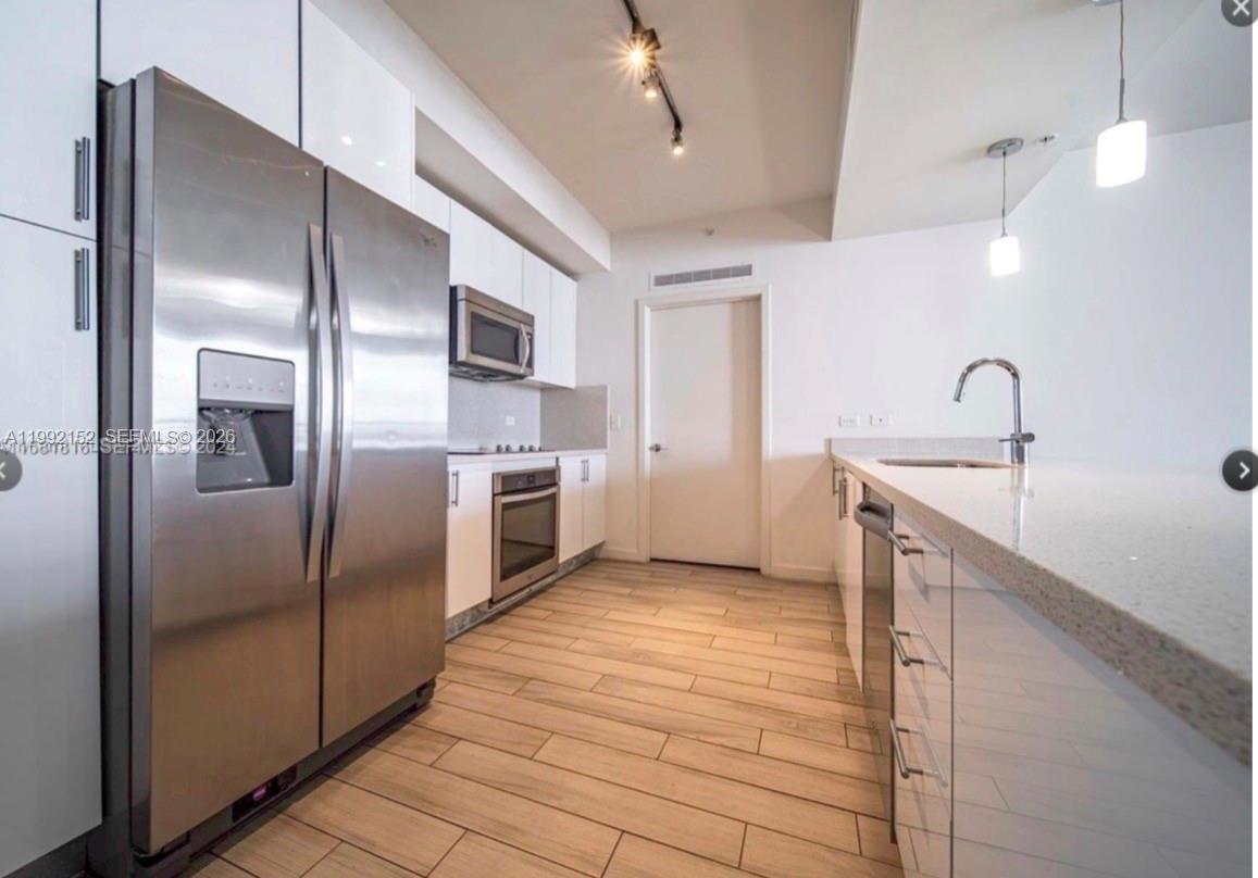 999 SW 1st Ave #2105 Miami, FL 33130