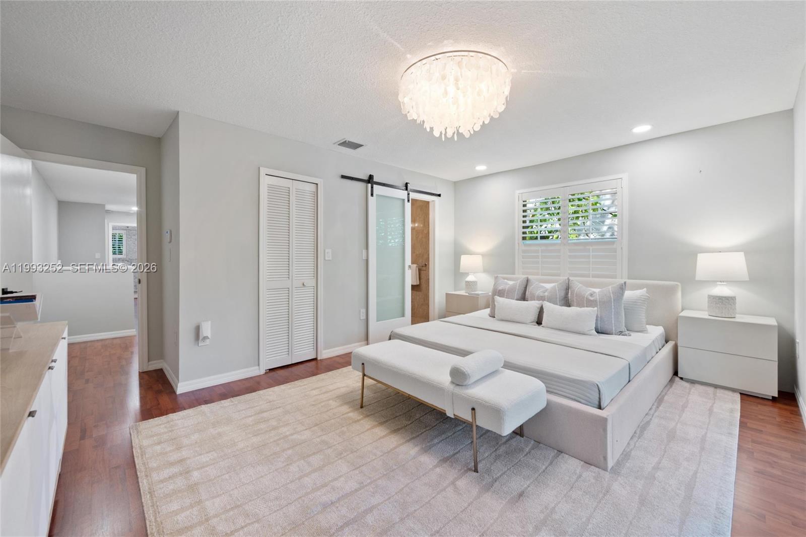 3274 Gifford Ln Miami, FL 33133