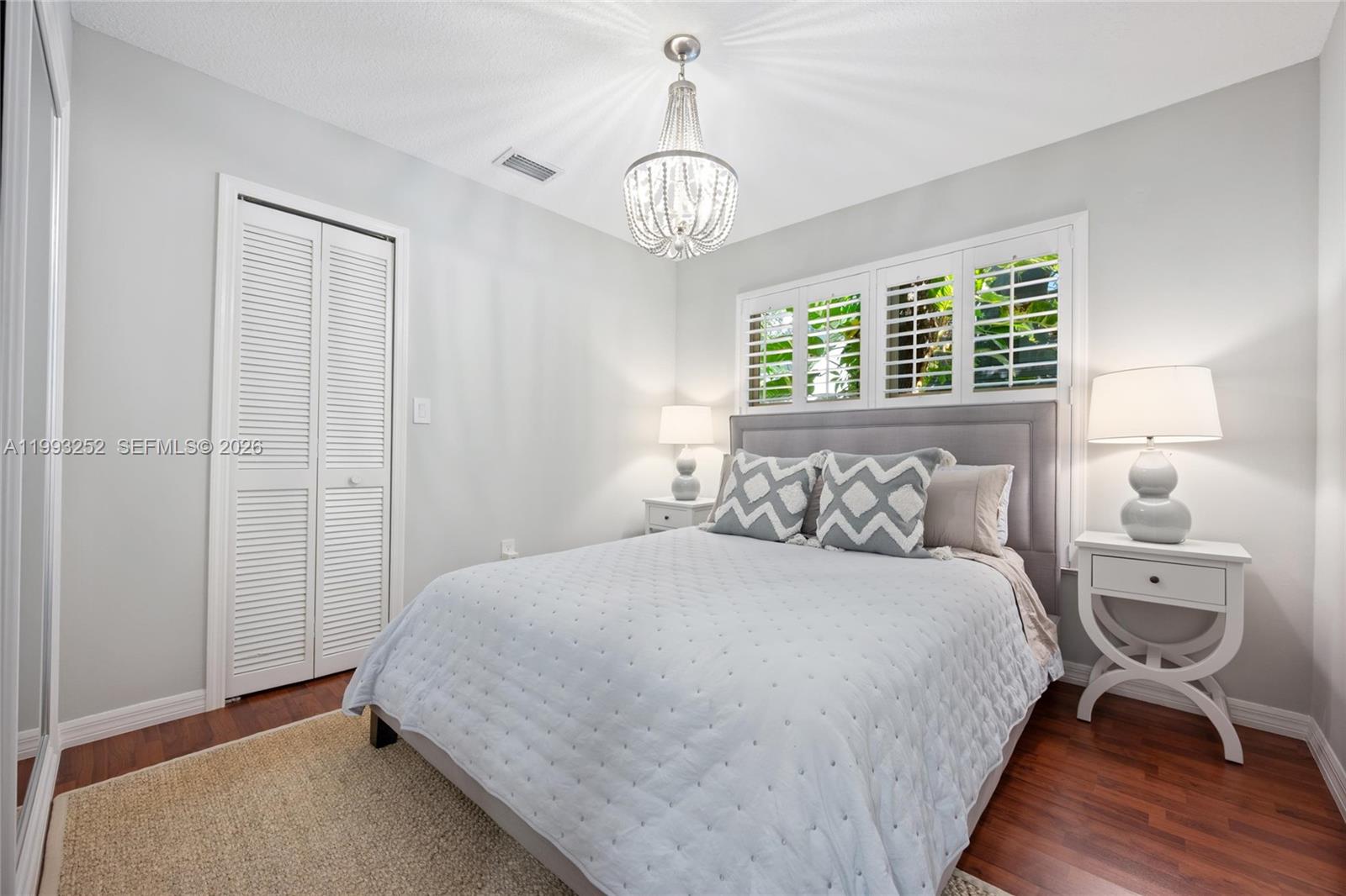 3274 Gifford Ln Miami, FL 33133