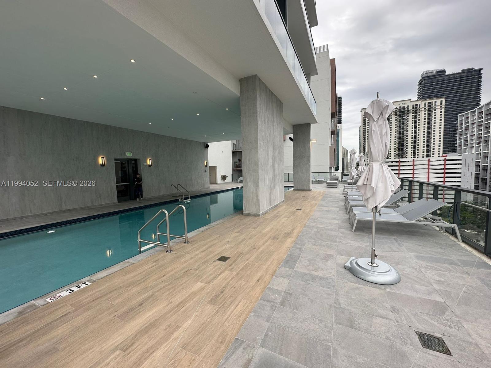 image Smart Brickell I13