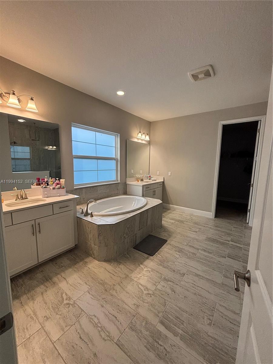 9173 Warm Spgs Cir Other, FL 34219