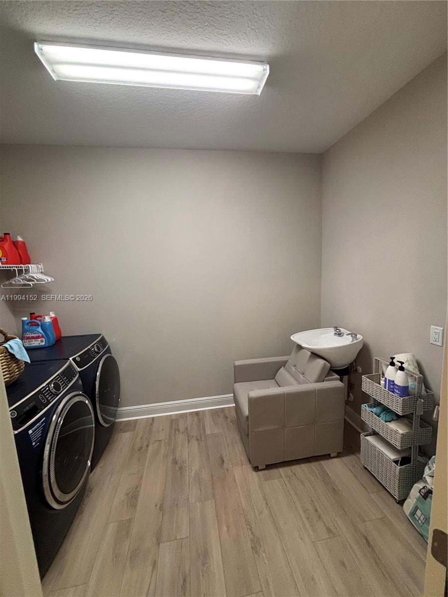 9173 Warm Spgs Cir Other, FL 34219