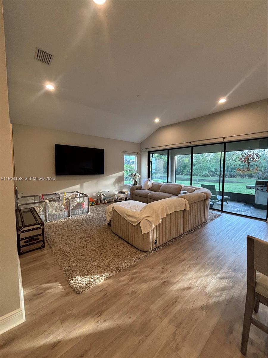 9173 Warm Spgs Cir Other, FL 34219