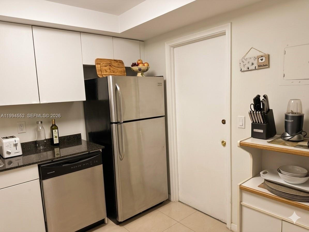 1881 Middle Riv Dr #704 Fort Lauderdale, FL 33305