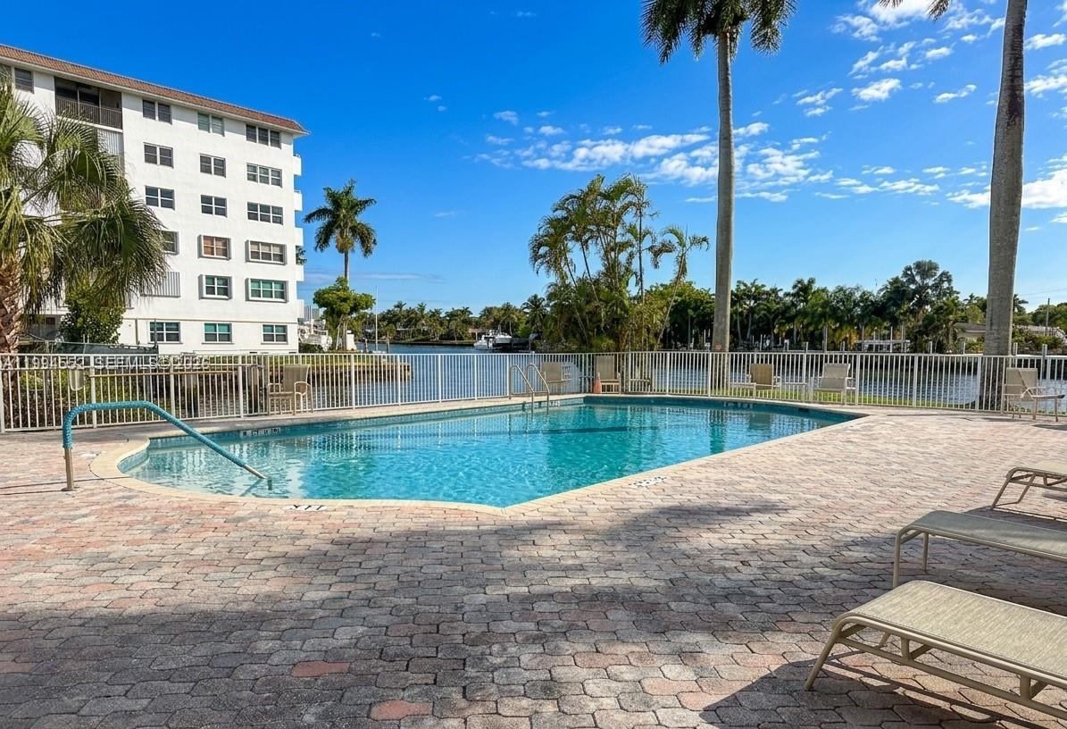 1881 Middle Riv Dr #704 Fort Lauderdale, FL 33305