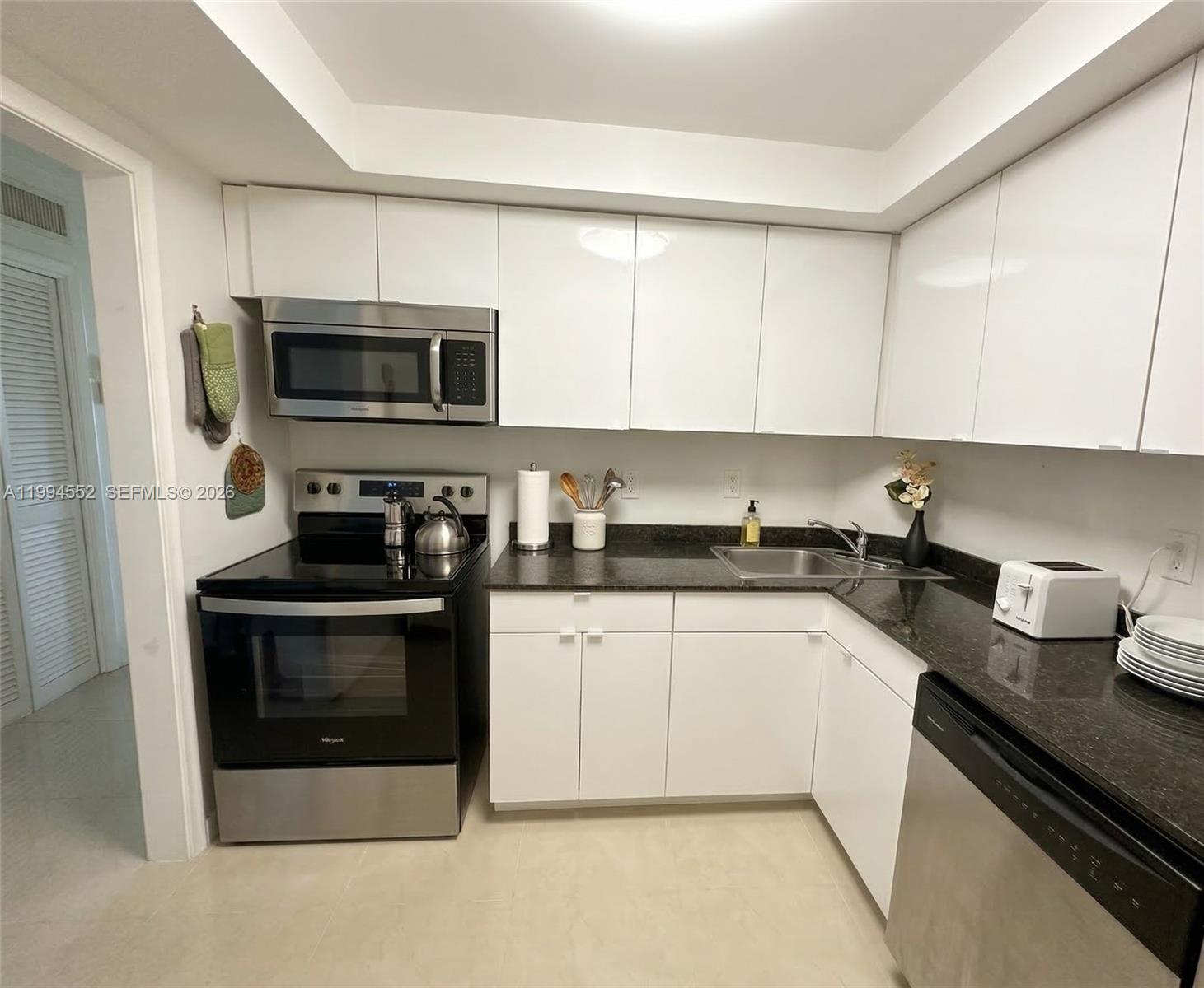 1881 Middle Riv Dr #704 Fort Lauderdale, FL 33305