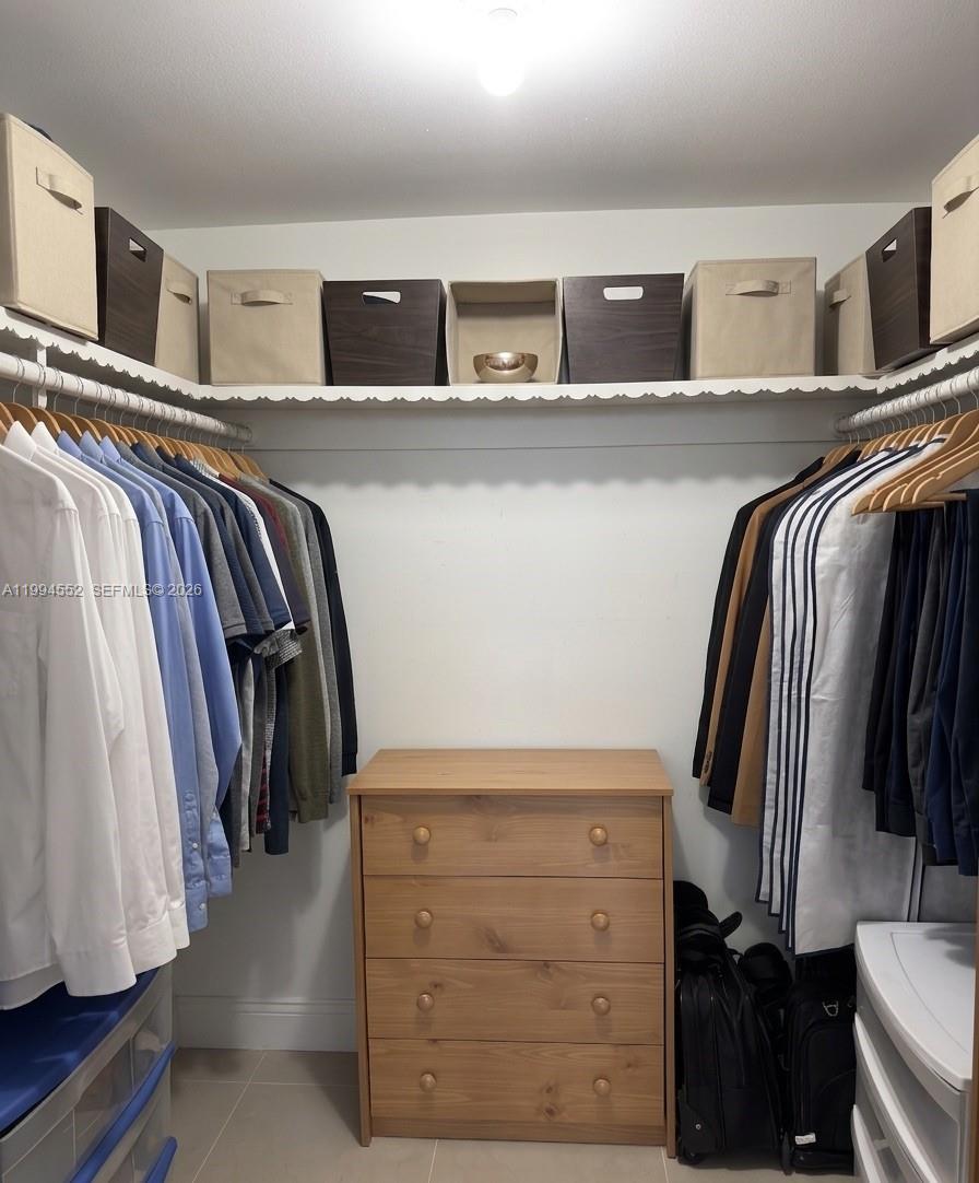 1881 Middle Riv Dr #704 Fort Lauderdale, FL 33305