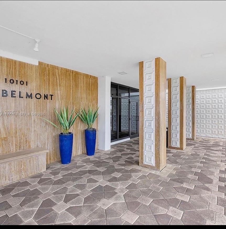 10101 E Bay Hbr Dr #702 Bay Harbor Islands, FL 33154