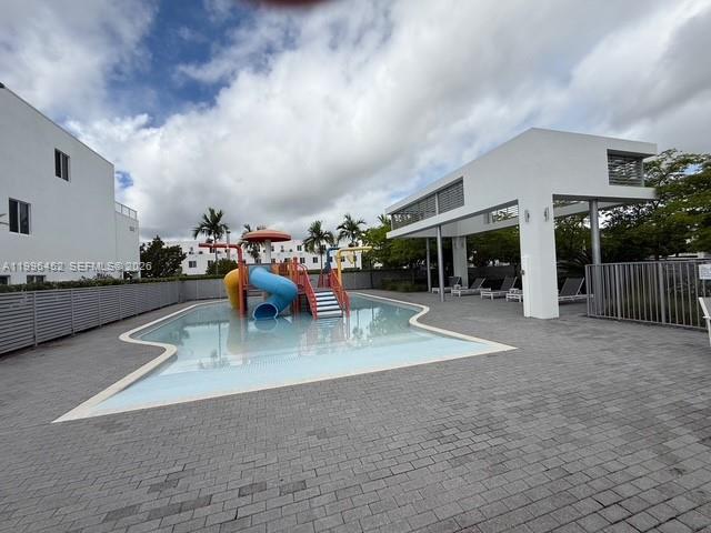 10412 NW 63rd Ter Doral, FL 33178