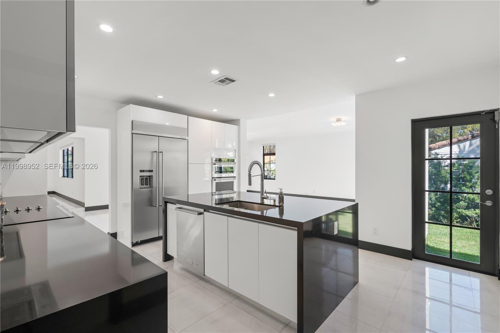 519 Alhambra Cir Coral Gables, FL 33134