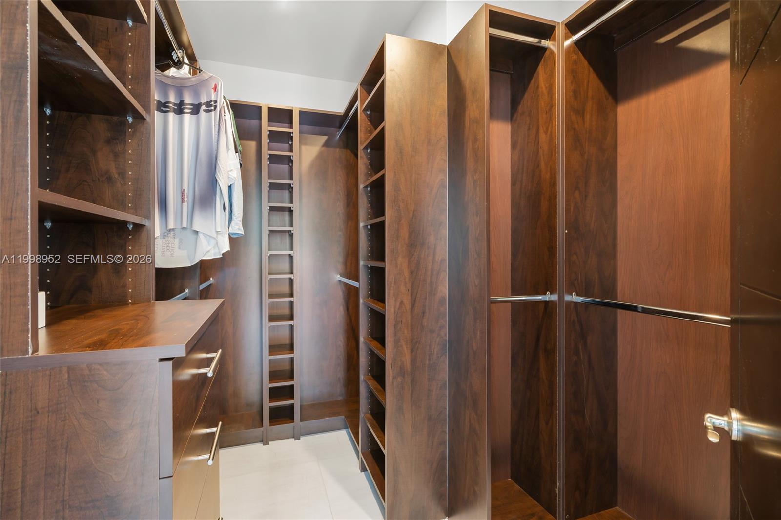 519 Alhambra Cir Coral Gables, FL 33134