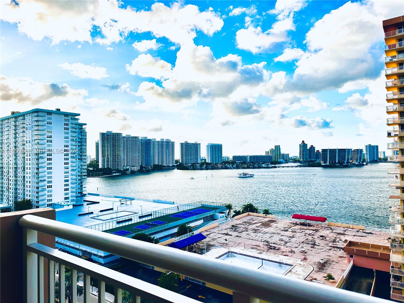 image Winston Towers 10030