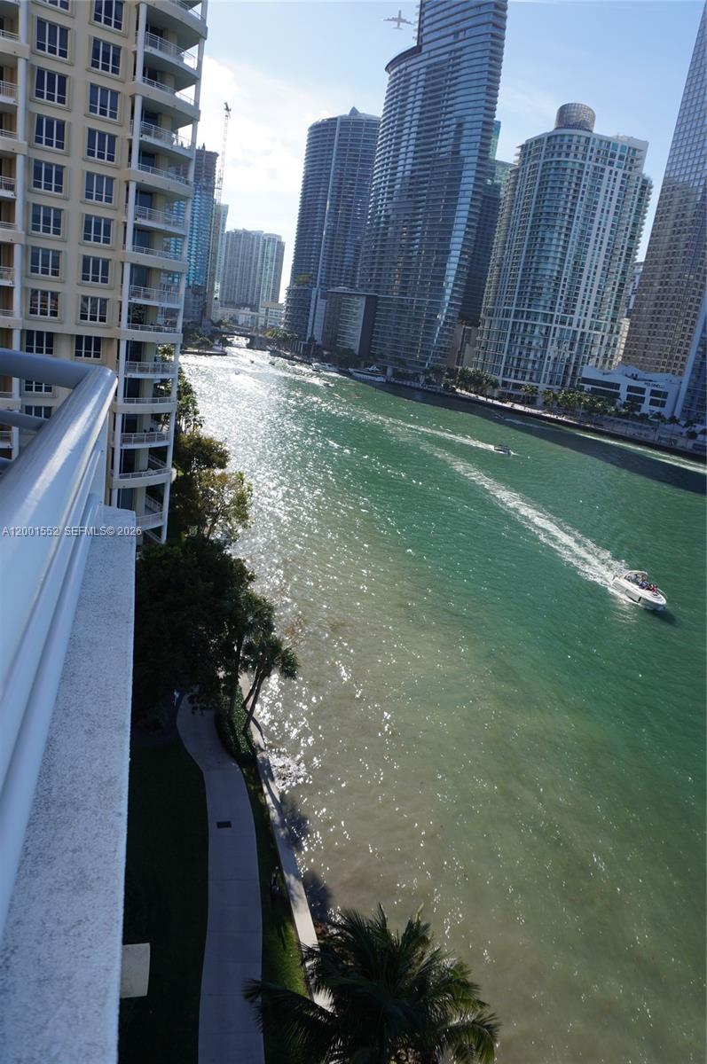 848 Brickell Key Dr #806 Miami, FL 33131