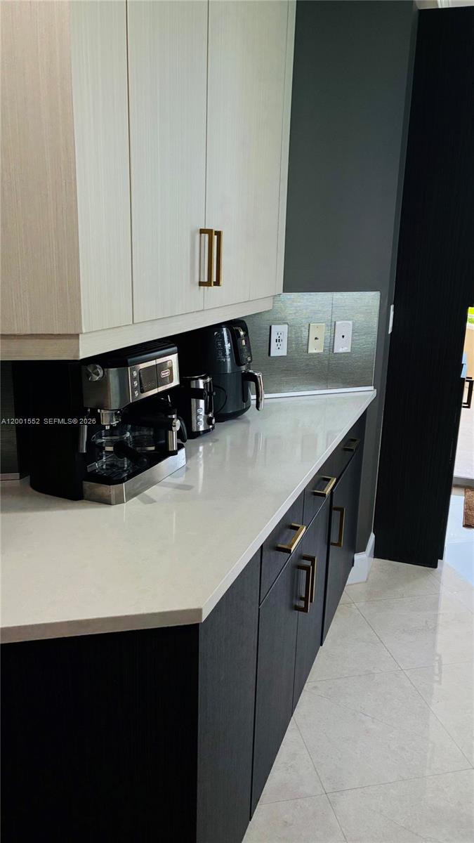 848 Brickell Key Dr #806 Miami, FL 33131