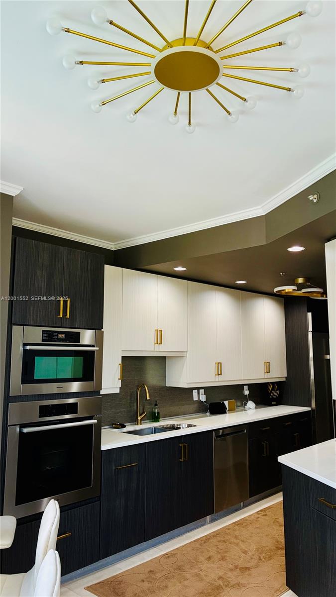 848 Brickell Key Dr #806 Miami, FL 33131