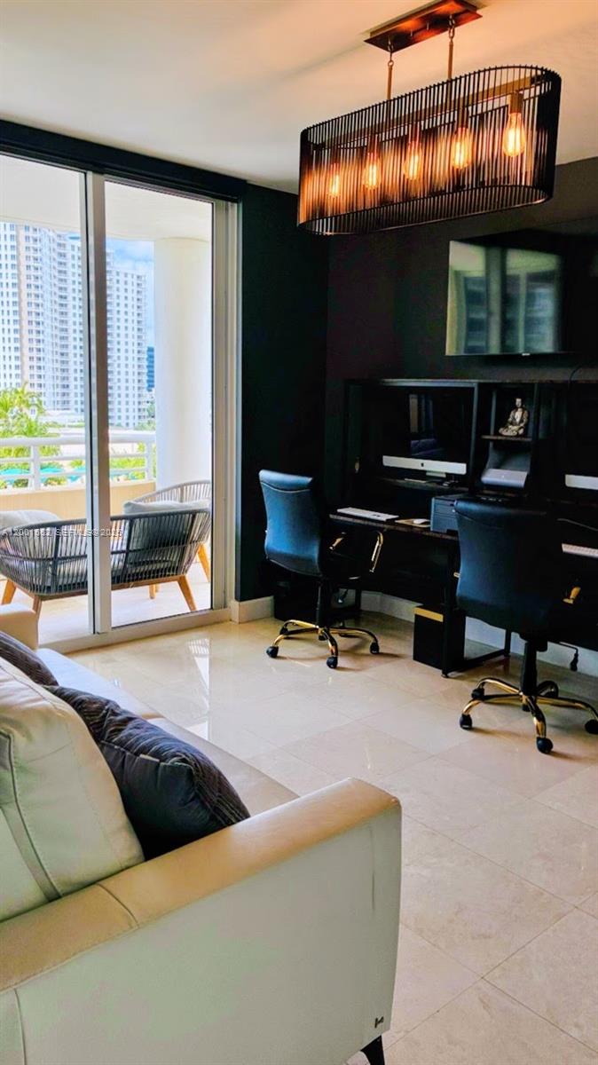 848 Brickell Key Dr #806 Miami, FL 33131