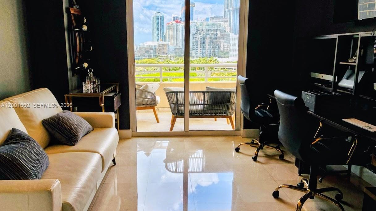 848 Brickell Key Dr #806 Miami, FL 33131