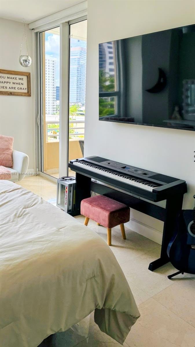 848 Brickell Key Dr #806 Miami, FL 33131