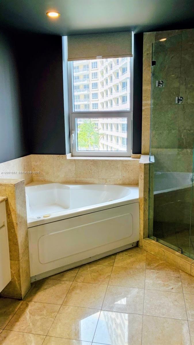 848 Brickell Key Dr #806 Miami, FL 33131