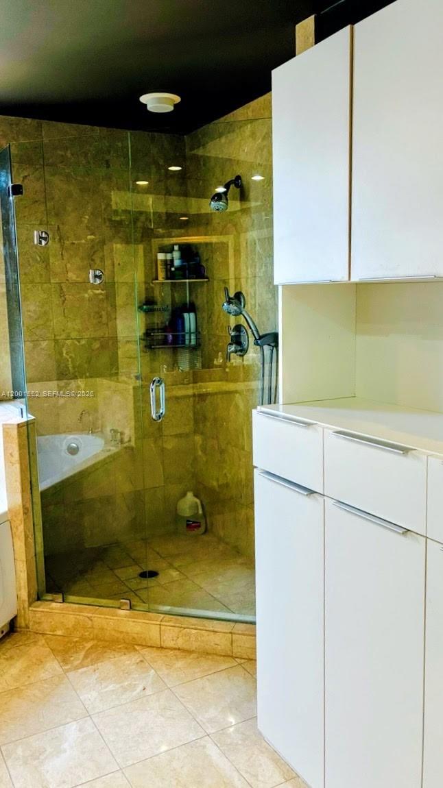 848 Brickell Key Dr #806 Miami, FL 33131