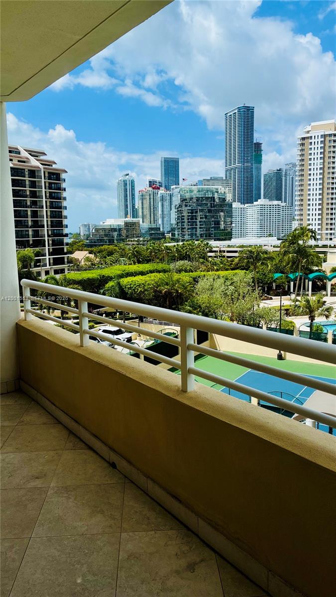 848 Brickell Key Dr #806 Miami, FL 33131
